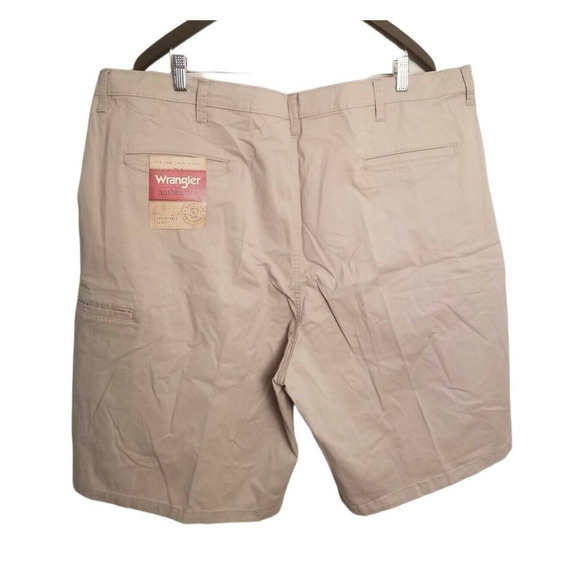 Wrangler Authentics Classic Relaxed‎ Fit Cargo Shorts Beige Men’s Size 44X10 NWT - Picture 6 of 6